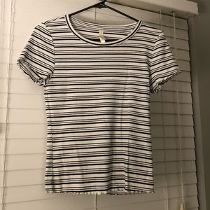 Aeropostale Black and White Shirt